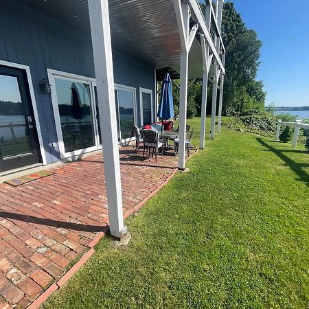 Waterfront Home With A View Ґротон Екстер'єр фото