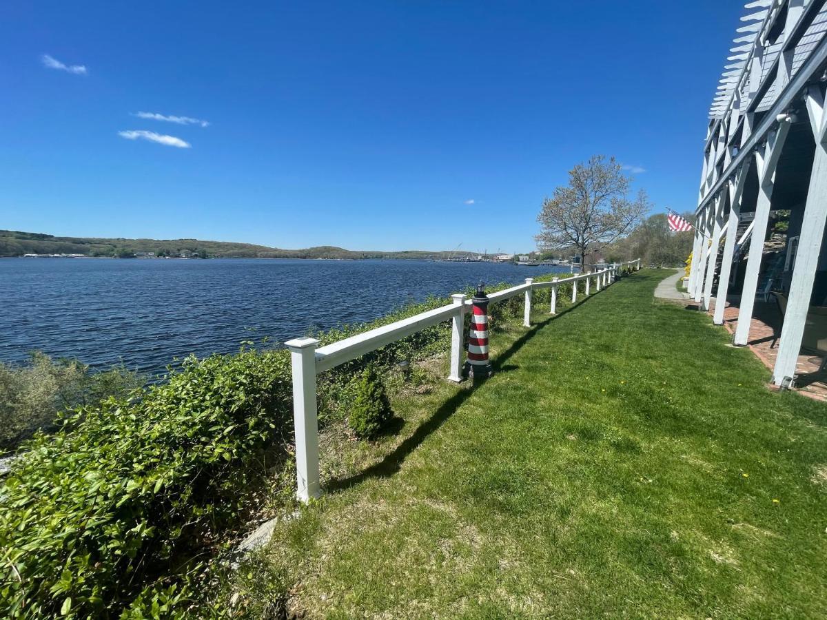 Waterfront Home With A View Ґротон Екстер'єр фото